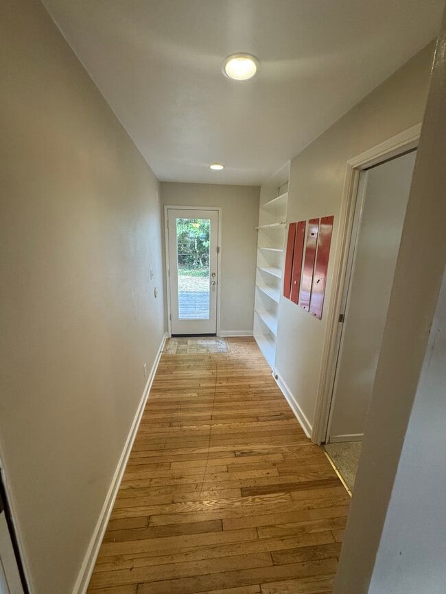 Building Photo - Available Now! 3 Bedroom Home Near OSU – $2,295/month