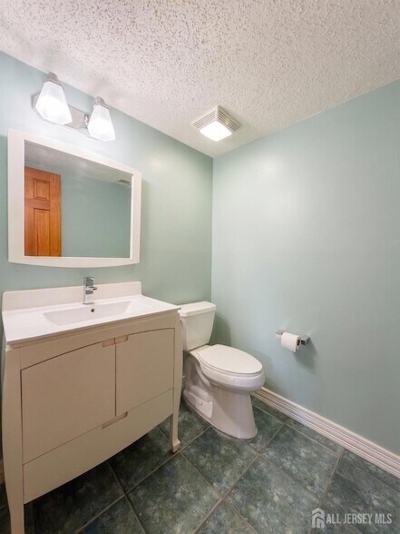 Building Photo - 260 Westgate Dr