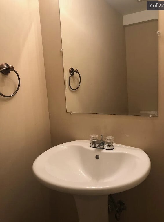 Building Photo - 3079 Colonial Way