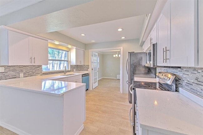 Building Photo - 4711 W San Rafael St