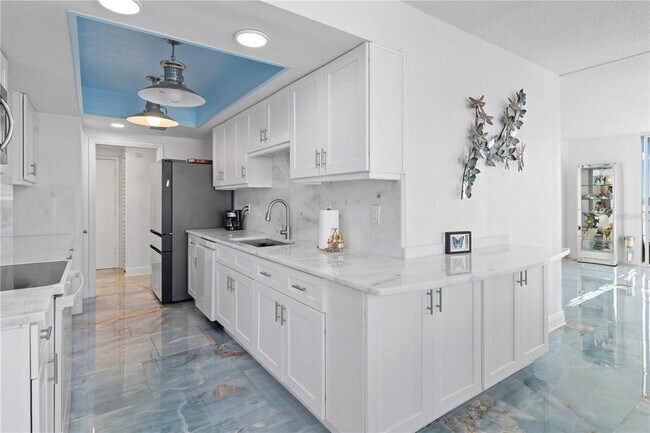 Building Photo - 100 Pierce St