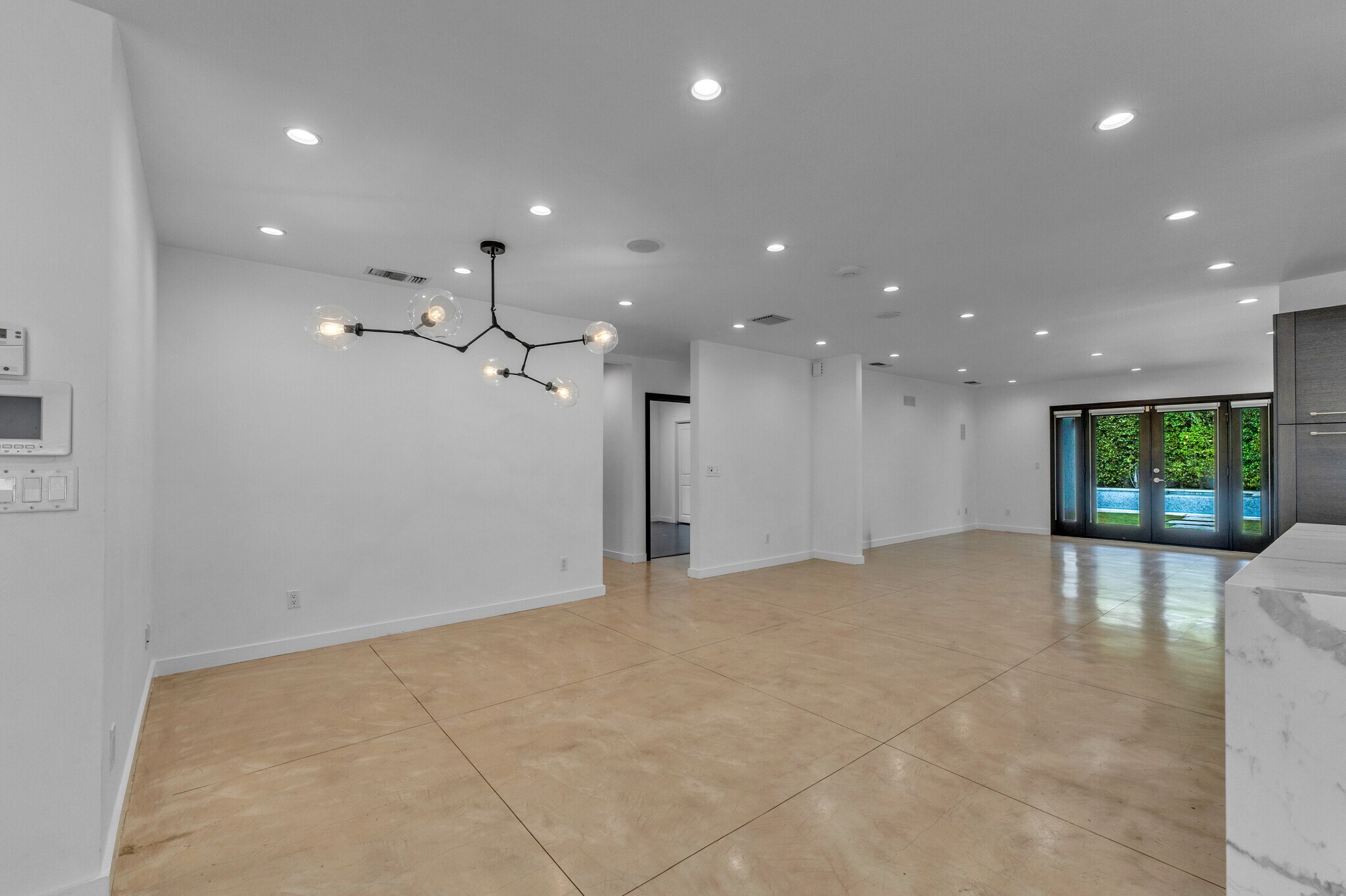 Building Photo - 4925 Nagle Ave