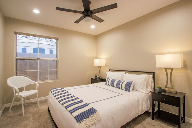 Building Photo - 4027 E Cathedral Rock Dr