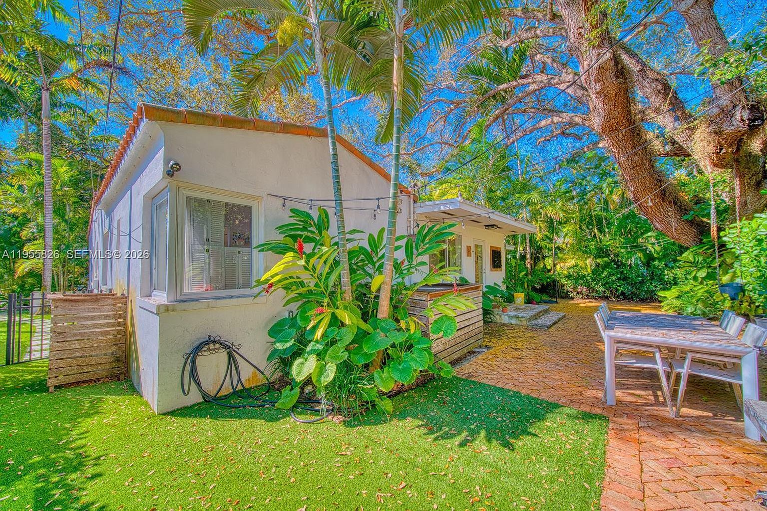 Building Photo - 3227 Riviera Dr