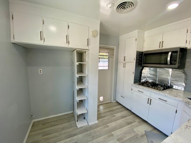 Building Photo - 3616 Cosbey Ave