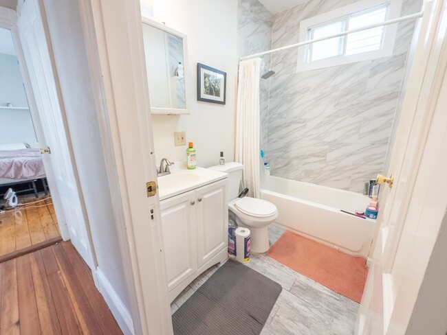 Building Photo - 589 Franklin St