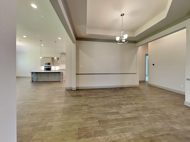 Building Photo - 614 Summer Oaks Dr