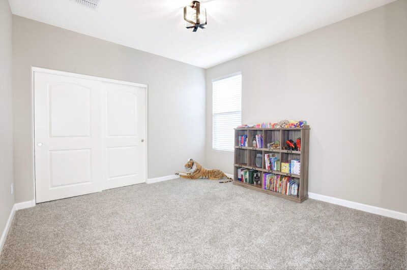 Building Photo - 814 W Santa Gertrudis Trail