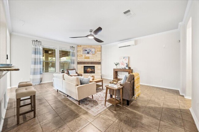 Building Photo - Move-In Ready Home with Resort-Style Backyard