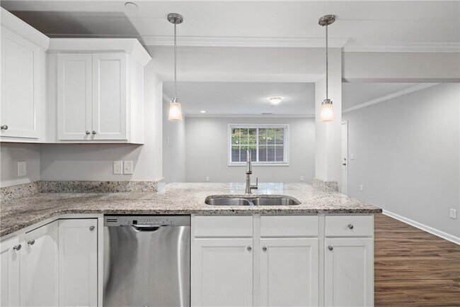 Building Photo - 305 Winding River Dr