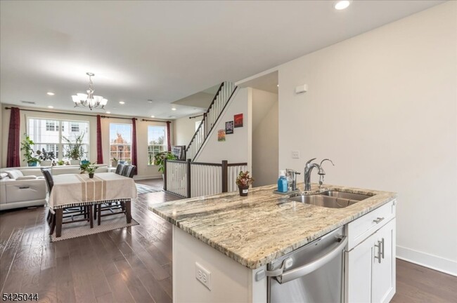 Building Photo - 309 Saratoga Ct
