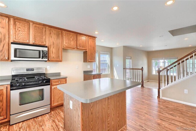 Building Photo - Gorgeous 4 bedroom in the highly sought af...