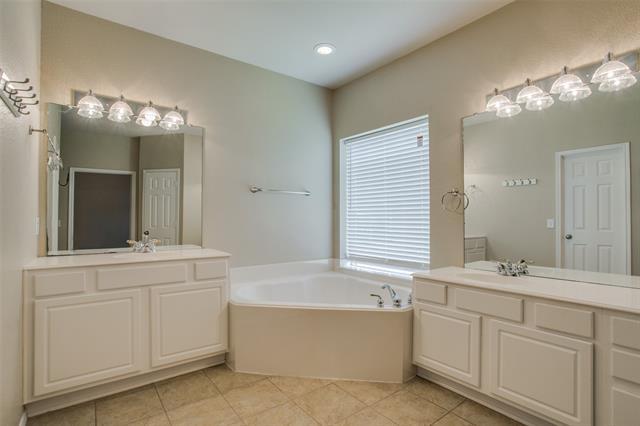 Building Photo - 2501 Del Largo Way