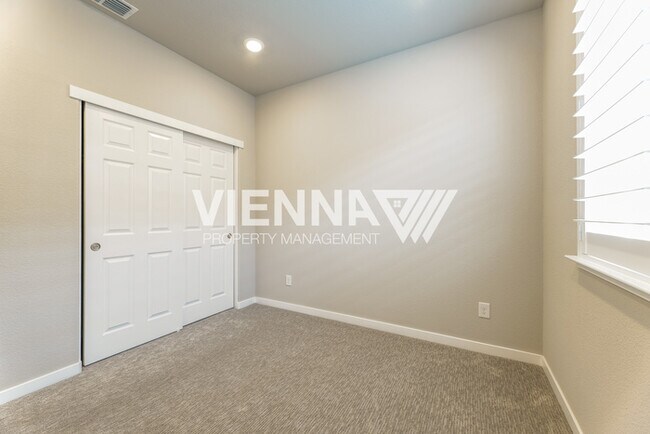 Building Photo - 4120 Gossamer St