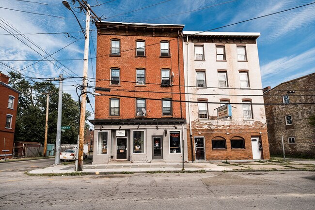 Primary Photo - 42 Liberty St