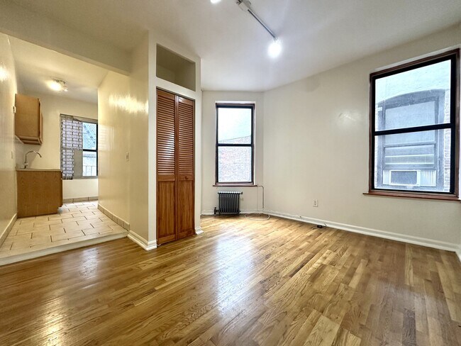 Floorplan - 3133 Broadway
