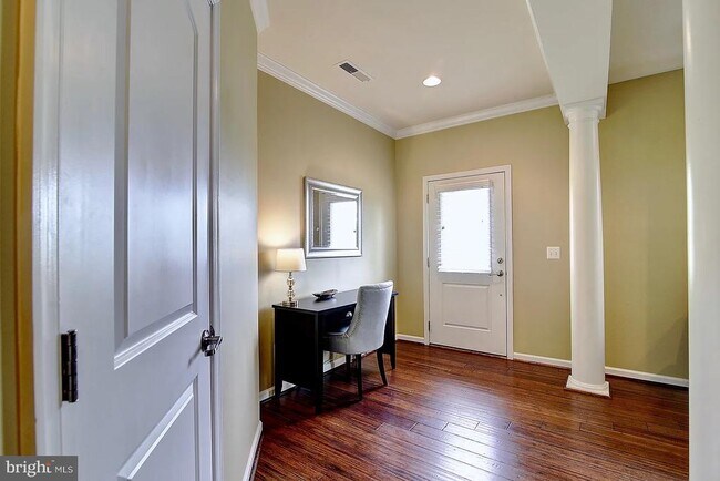 Building Photo - 43893 Eastgate View Drive