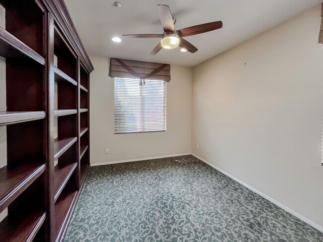 Building Photo - MUST SEE! Beautiful 3 bedroom + Loft + Office Space (or convert to 4th bedroom) + Large Backyard ...