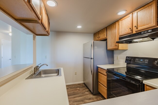 Building Photo - 21 W Golf Pl