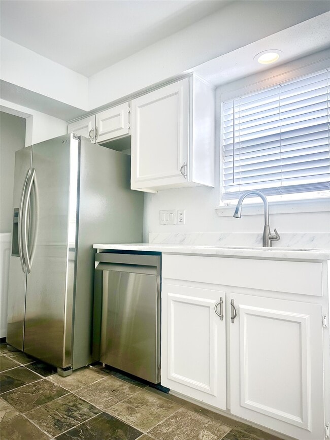 Building Photo - 14771 Perthshire Rd