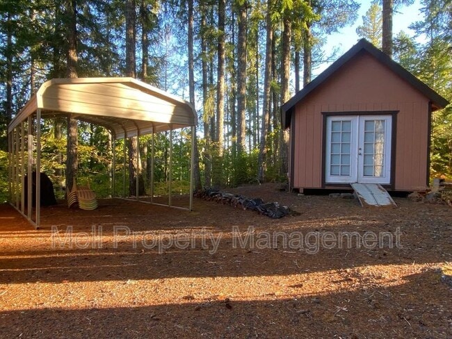 Building Photo - 231 Dogleg Pl