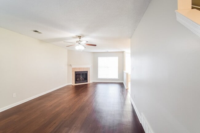 Building Photo - 7837 Pinefrost Ln