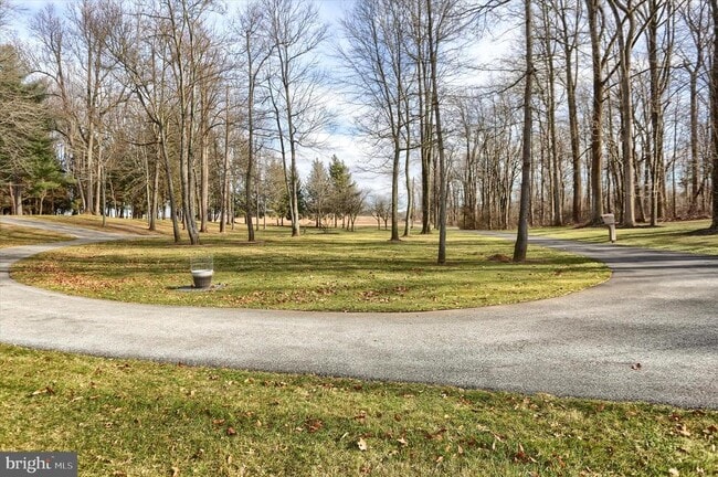 Building Photo - 2406 Roundtop Rd