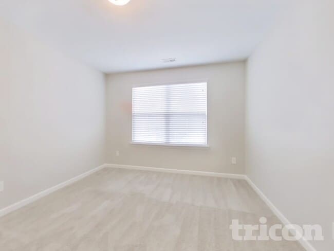 Building Photo - 121 Hickory Sta Ln