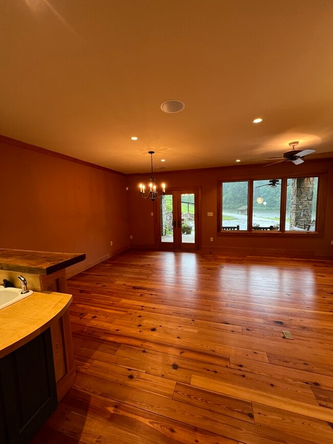 Building Photo - 396 Cunningham Rd
