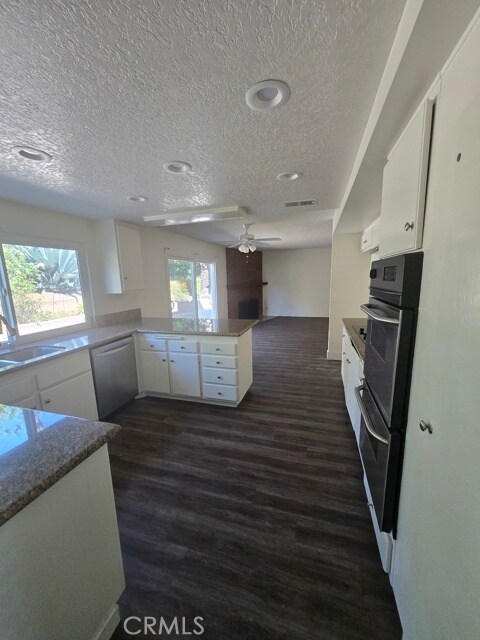 Building Photo - 1845 Mulberry Way