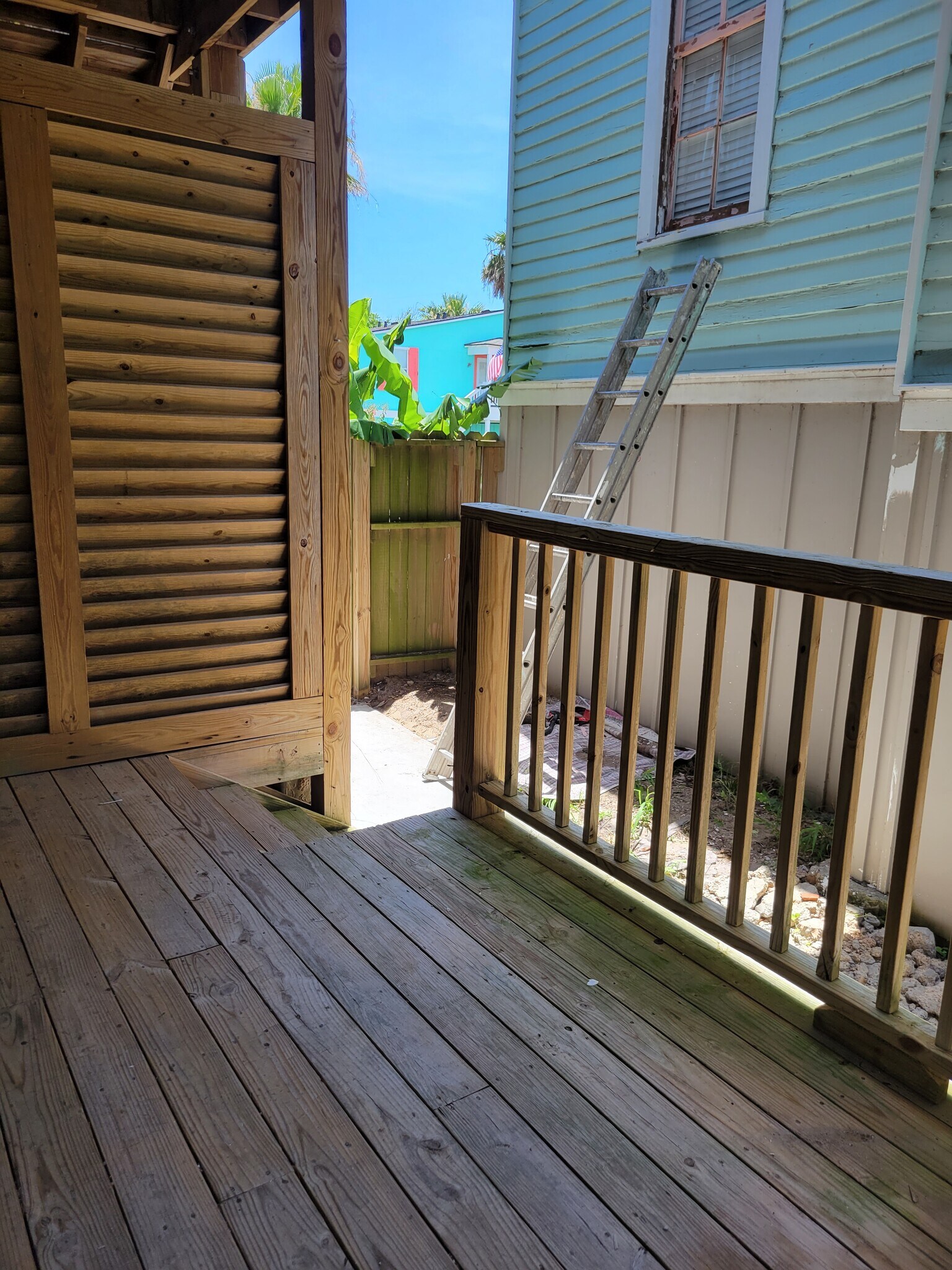 Patio steps to ground level - 1017 11th St