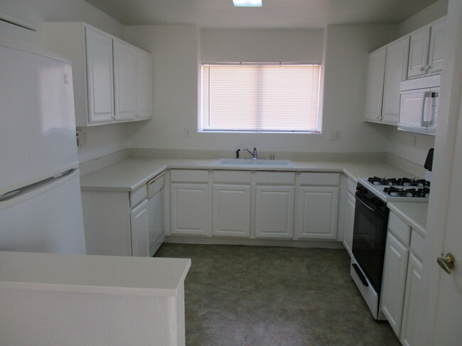 Building Photo - 5125 W Reno Ave