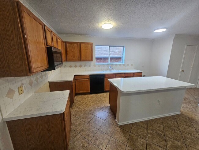 Building Photo - 1137 Beechwood Ln