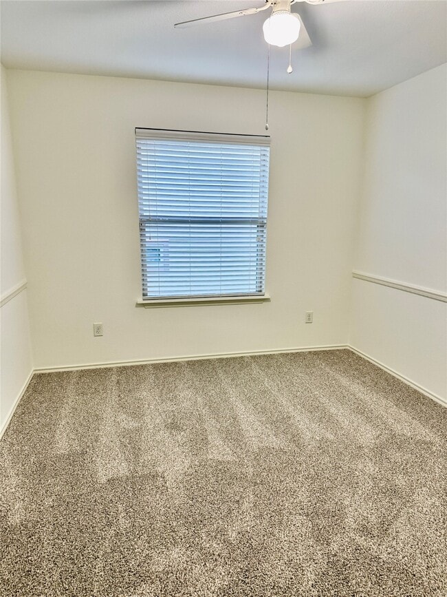 Building Photo - 962 Oak Lynn Dr