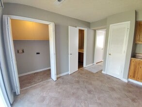 Building Photo - 16 Duiguid Dr