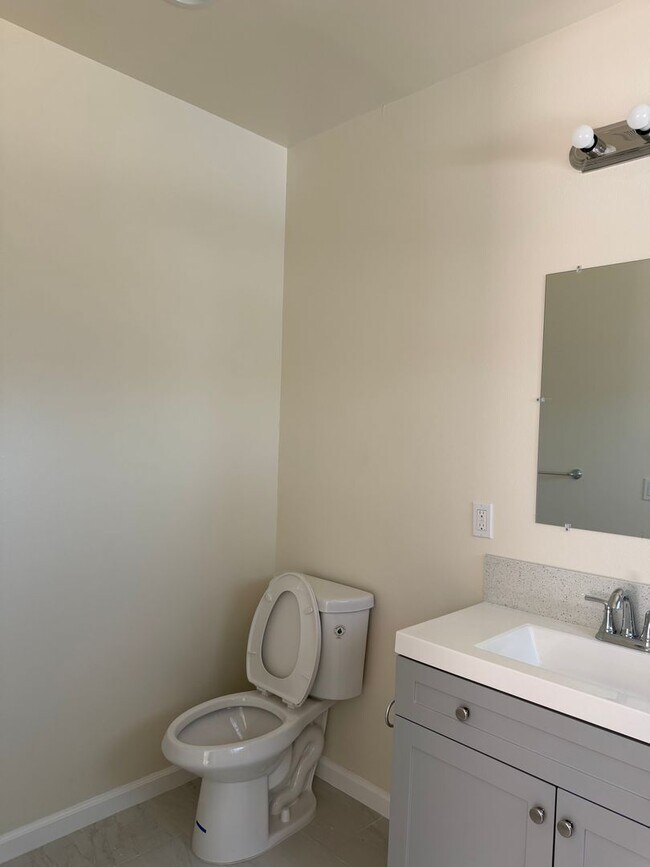 Building Photo - ADU HOME