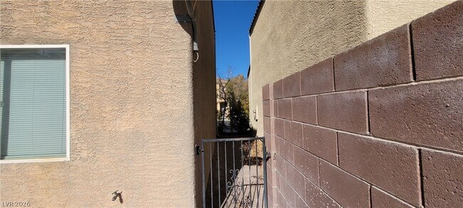 Building Photo - 9229 Millikan Ave