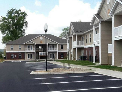 River Breeze North Apts 6807 W. Pages Lane Louisville, KY 40258 1 and 2 bedrooms 1bed=$715-$730 2bed=815-$850 - 6807 West Pages Lane