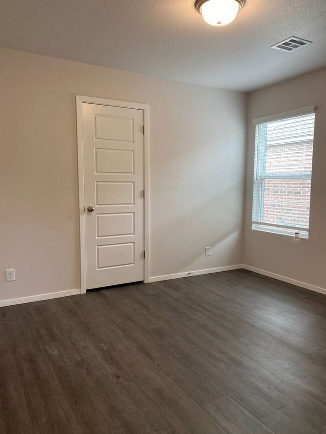 Building Photo - *Pre-leasing* Four Bedroom | Two Bath Home...