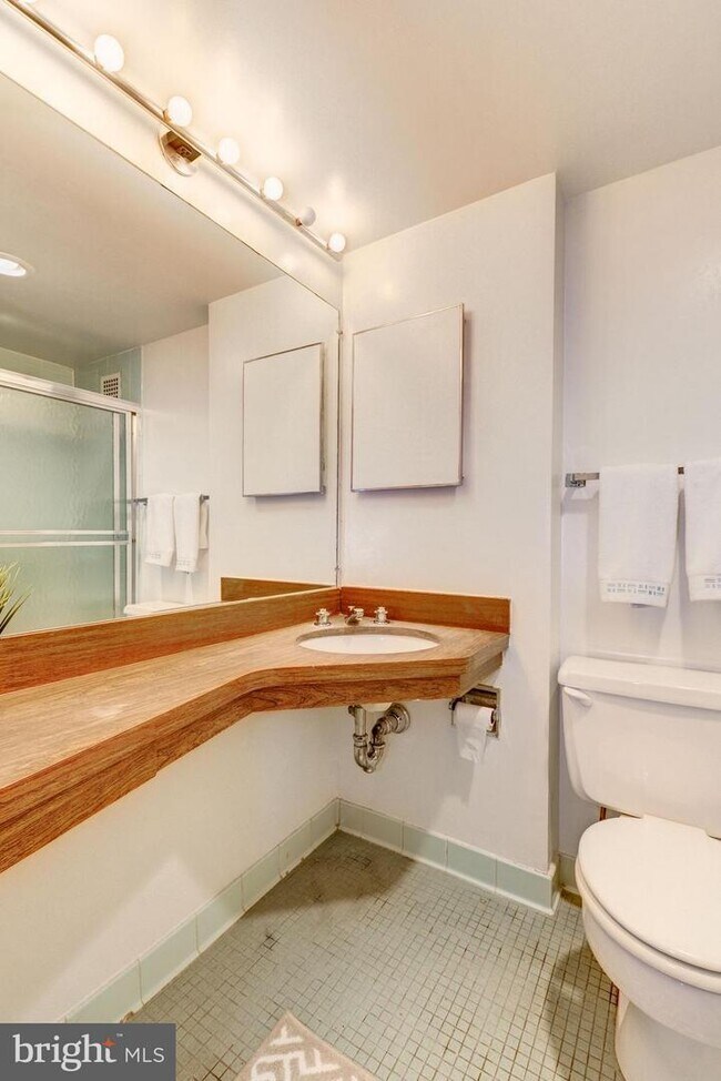 Building Photo - 950 25th St NW