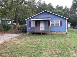 Building Photo - 3221 Dearborn Dr