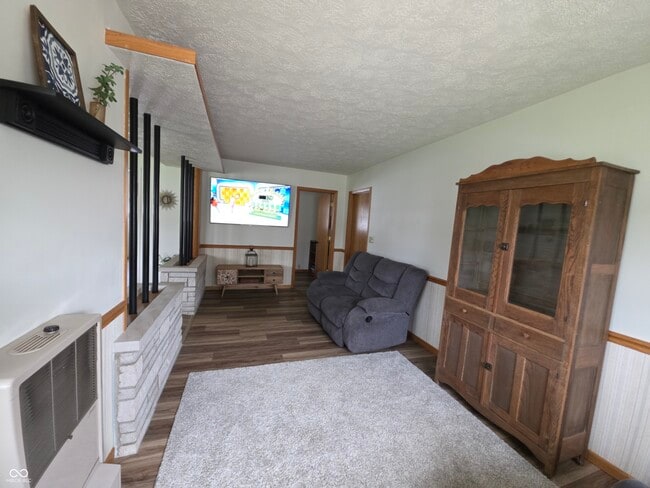 Building Photo - 806 Harney Dr