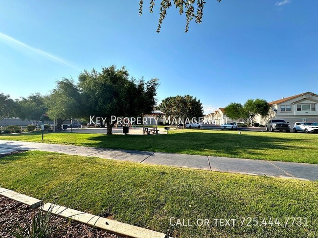 Building Photo - 3 BEDROOM TOWNHOME WITH YARD + 2 CAR GARAG...