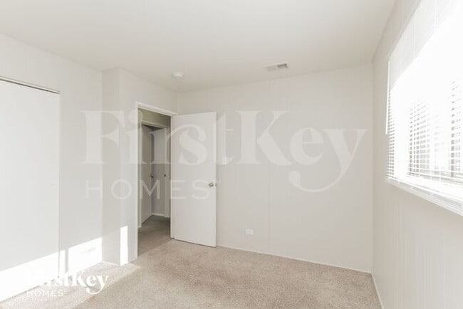 Building Photo - 17031 S 88th Ave