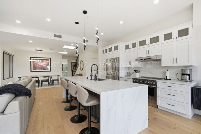 Building Photo - 8989 N Gainey Center Dr