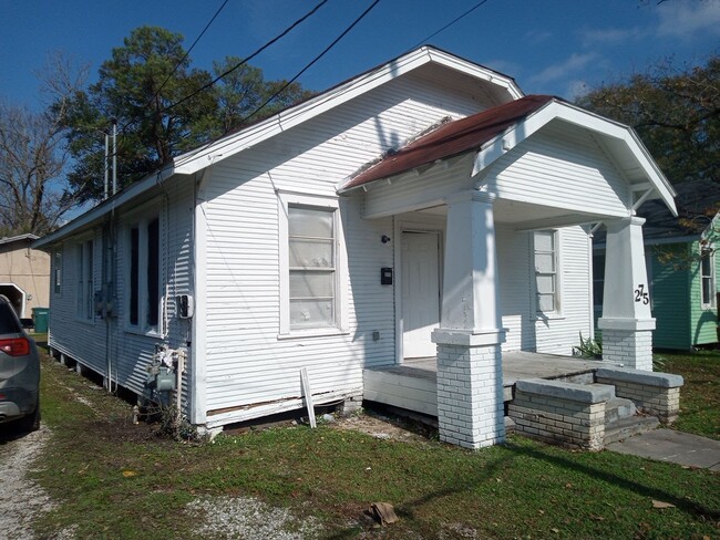 Building Photo - 275 Adams St