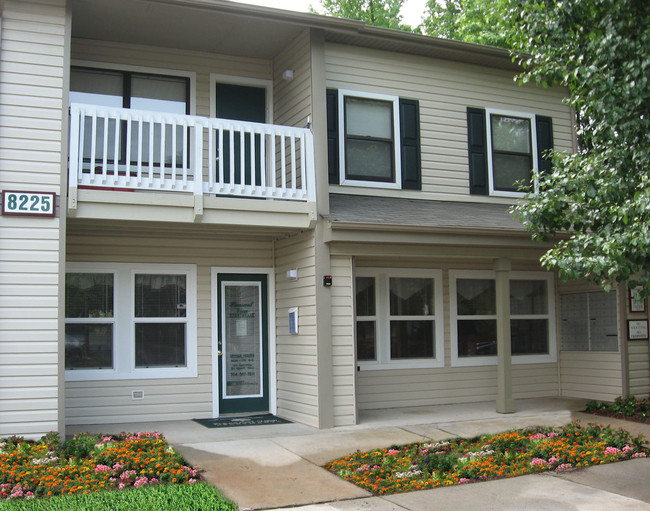 Building Photo - Pleasant View Apartments