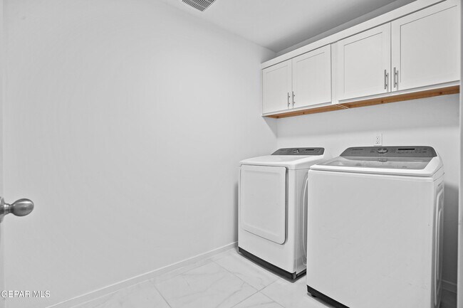 Building Photo - 13808 Paseo Sereno Dr