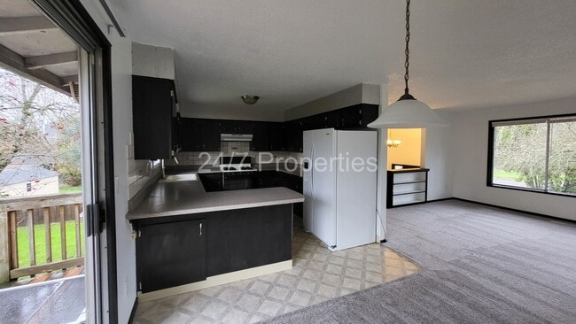 Building Photo - 3BD I 2BA Home w/ Large Yard - Beaverton!