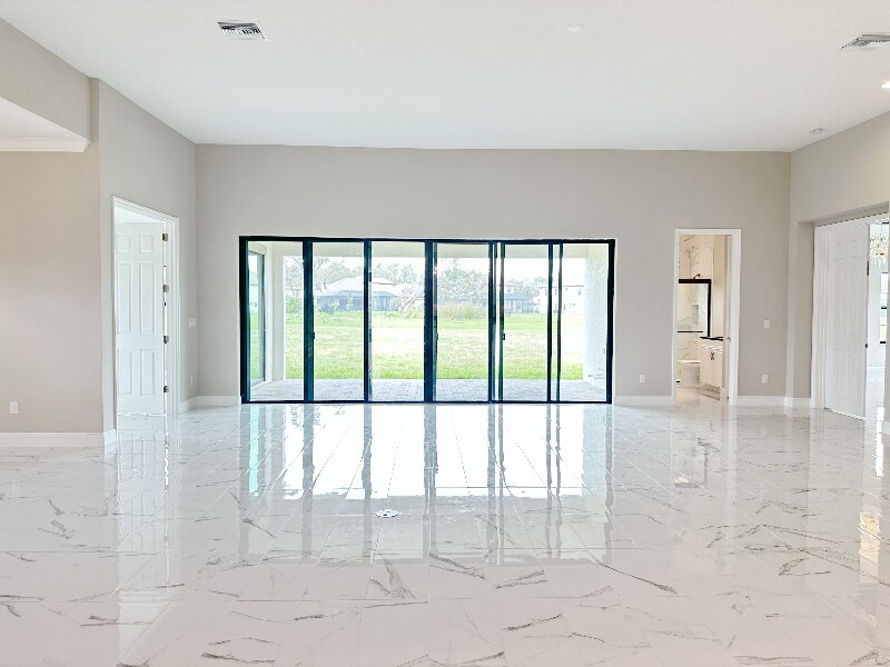 Building Photo - 10530 Meadowrun Dr